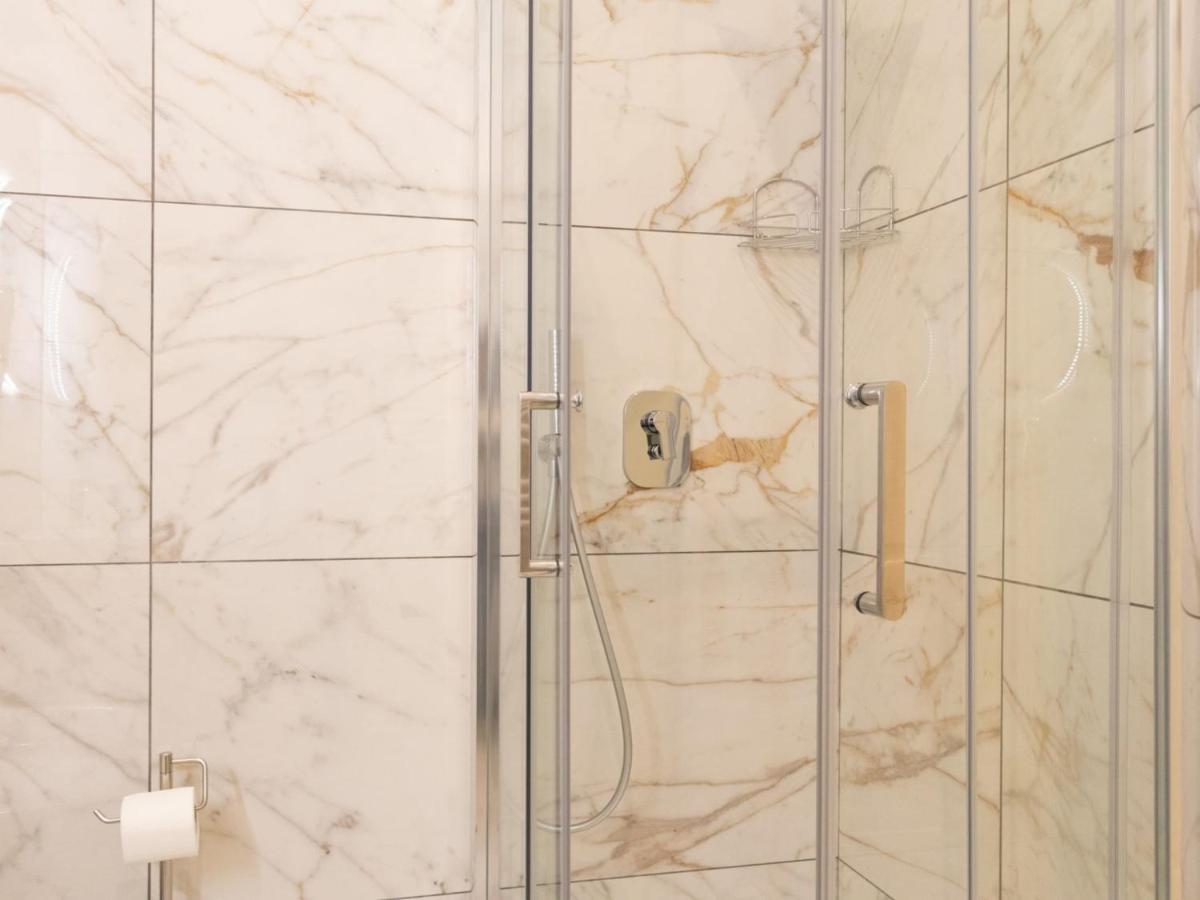 The Best Rent - Elegant Five-Bedrooms Apartment Near Colosseo Roma Exterior foto