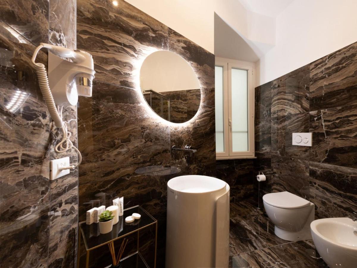 The Best Rent - Elegant Five-Bedrooms Apartment Near Colosseo Roma Exterior foto