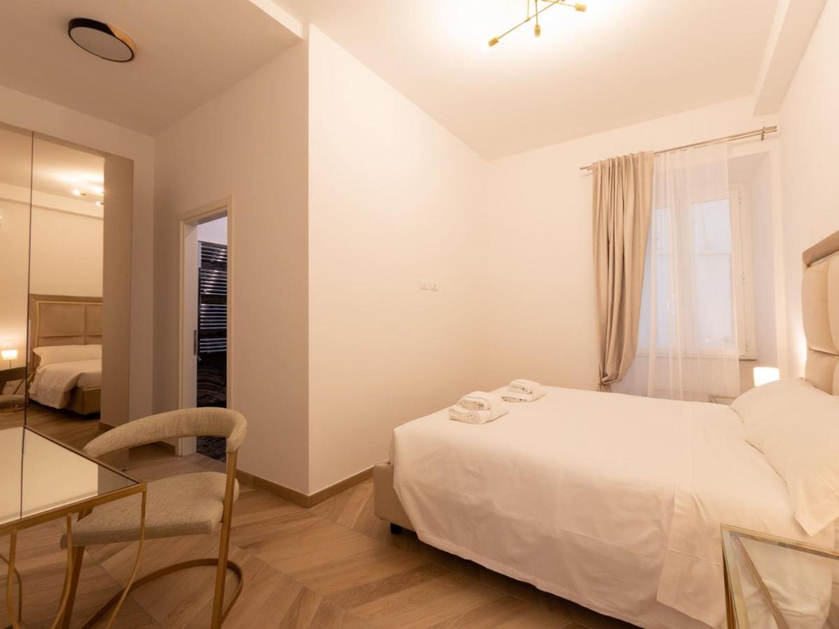 The Best Rent - Elegant Five-Bedrooms Apartment Near Colosseo Roma Exterior foto
