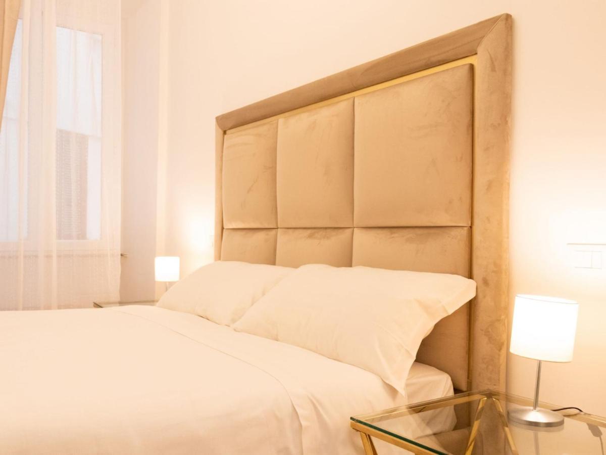The Best Rent - Elegant Five-Bedrooms Apartment Near Colosseo Roma Exterior foto