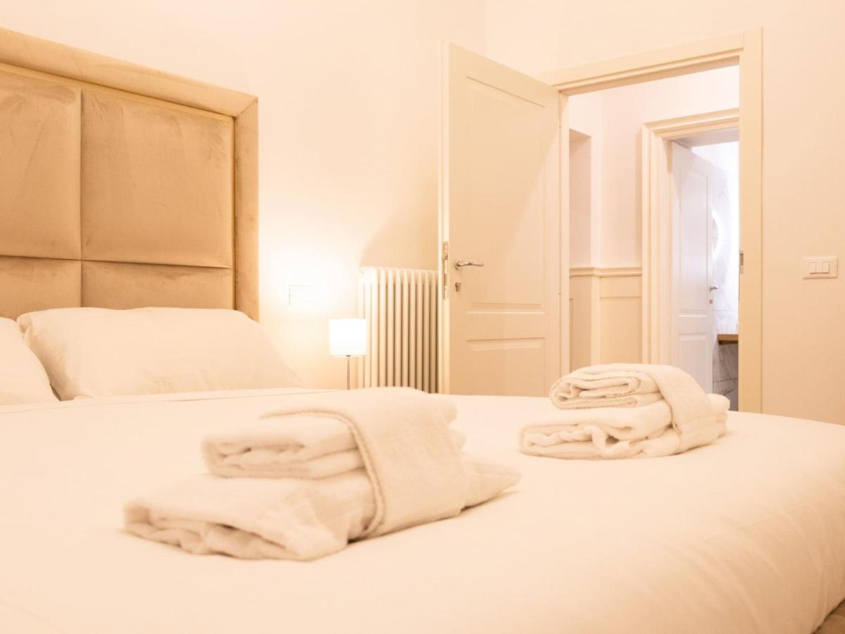 The Best Rent - Elegant Five-Bedrooms Apartment Near Colosseo Roma Exterior foto