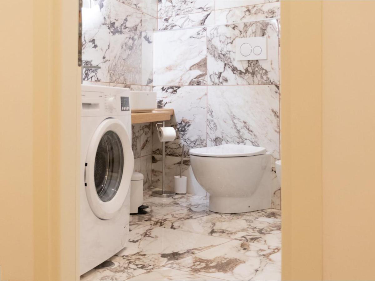 The Best Rent - Elegant Five-Bedrooms Apartment Near Colosseo Roma Exterior foto